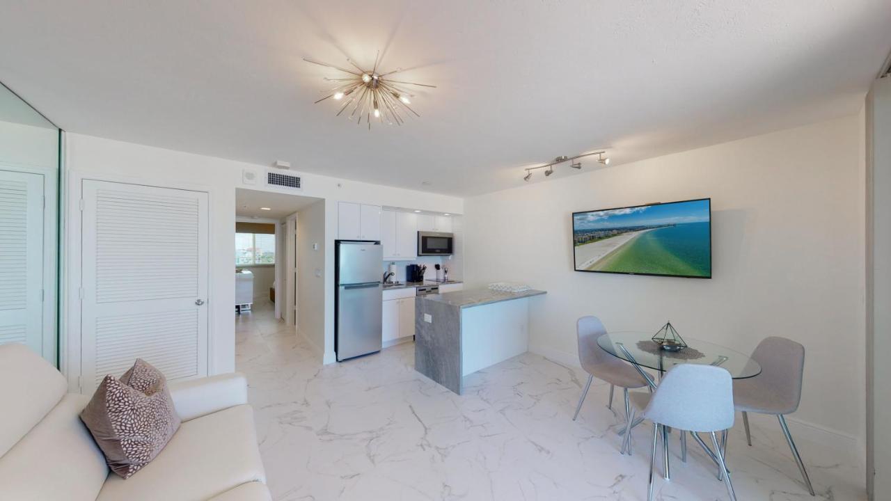 Totally Renovated Beachfront Condo At Apollo! Марко Айленд Экстерьер фото