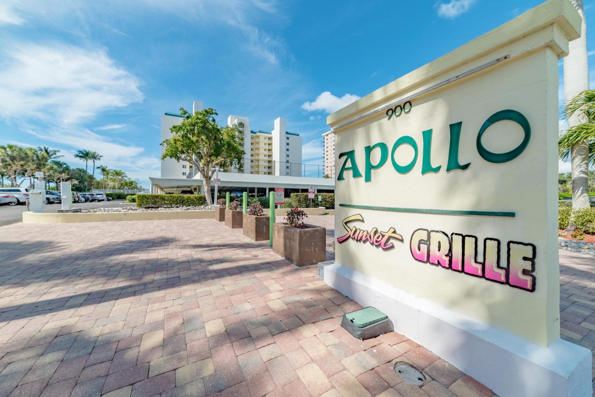 Totally Renovated Beachfront Condo At Apollo! Марко Айленд Экстерьер фото